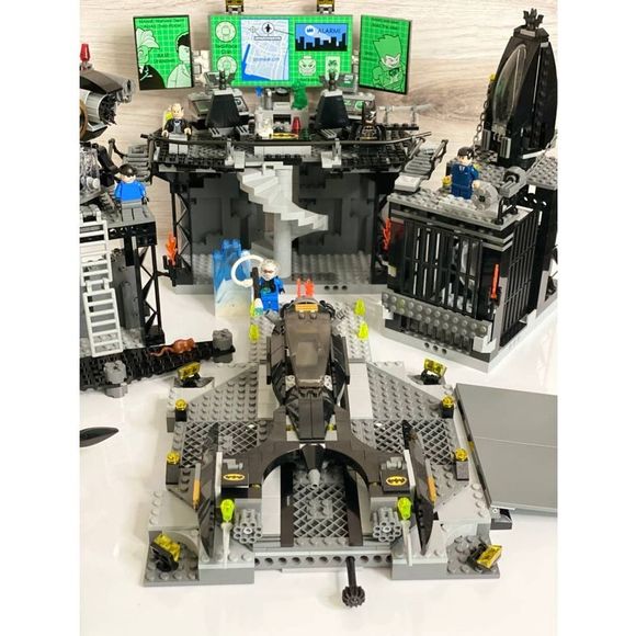 Lego The Batcave: The Penguin and Mr. Freeze's Invasion (7783) 100% Complete - Picture 4 of 11